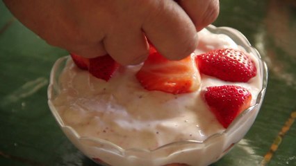 Strawberry Souffle - Christmas Treat - A Recipe By Annuradha Toshniwal (Vegetarian)
