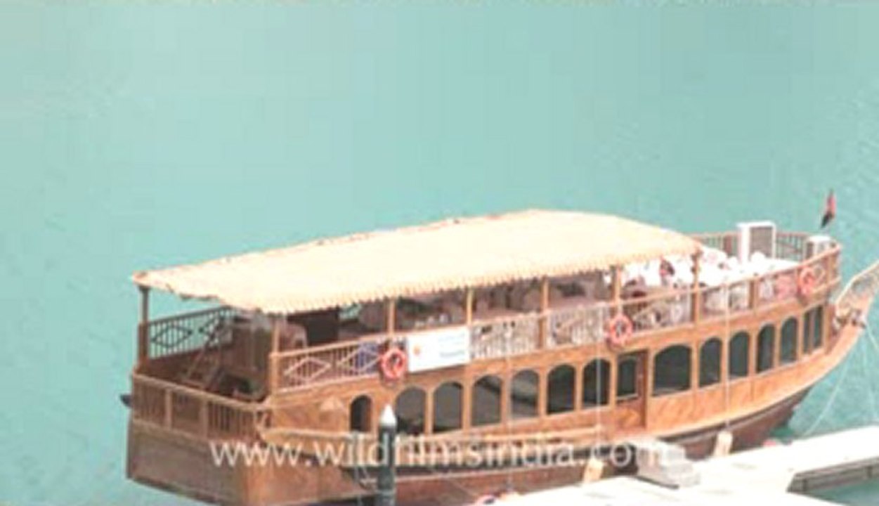 dubai water boats.flv