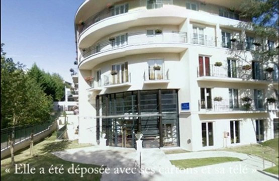 Elle a été déposée avec ses cartons et sa télé