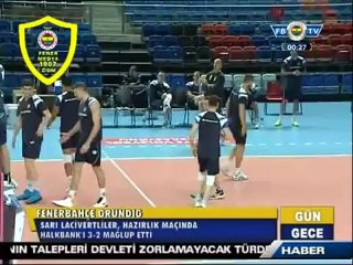7 Ocak 2013 Lacivert Sövalyeler Hazırlık Maçında Halkbank'ı 3-2 Yendi