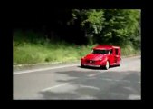 Citroen 2CV met ferrari motor!