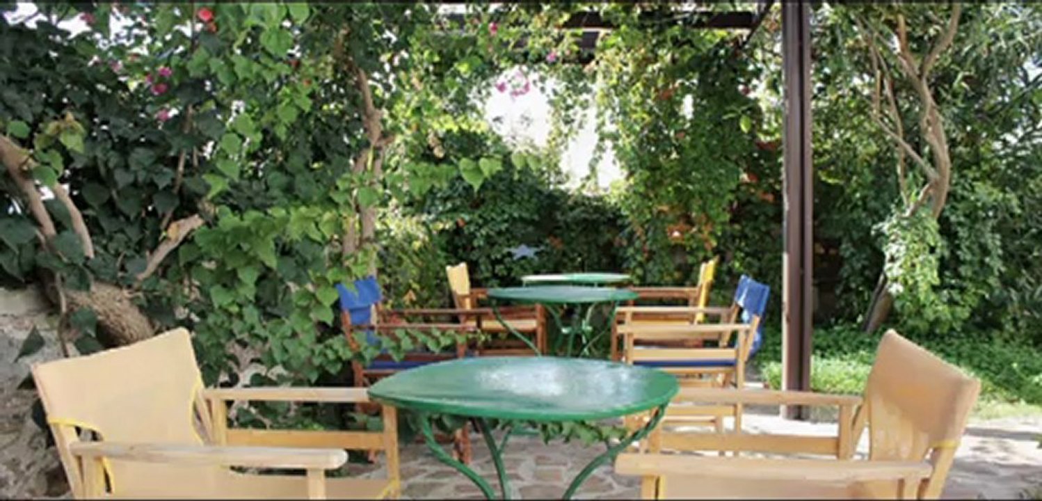 Efis Apartments Tripiti Milos