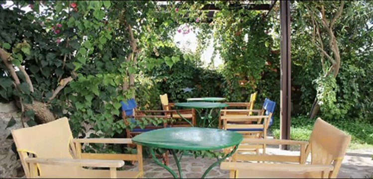 Efis Apartments Tripiti Milos
