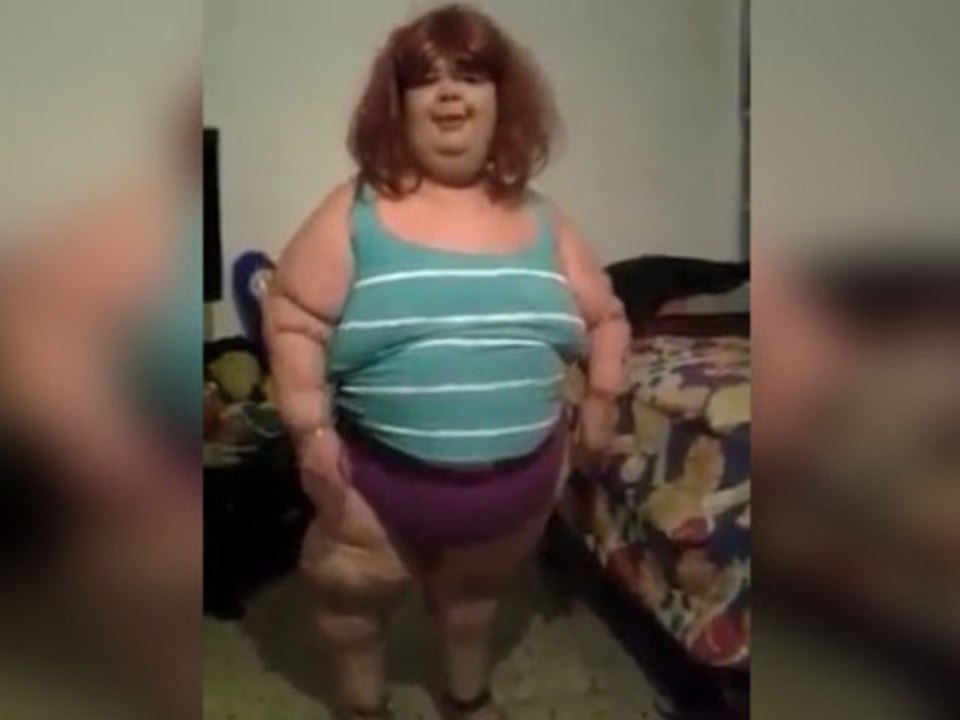 Naine danse le Gangnam Style