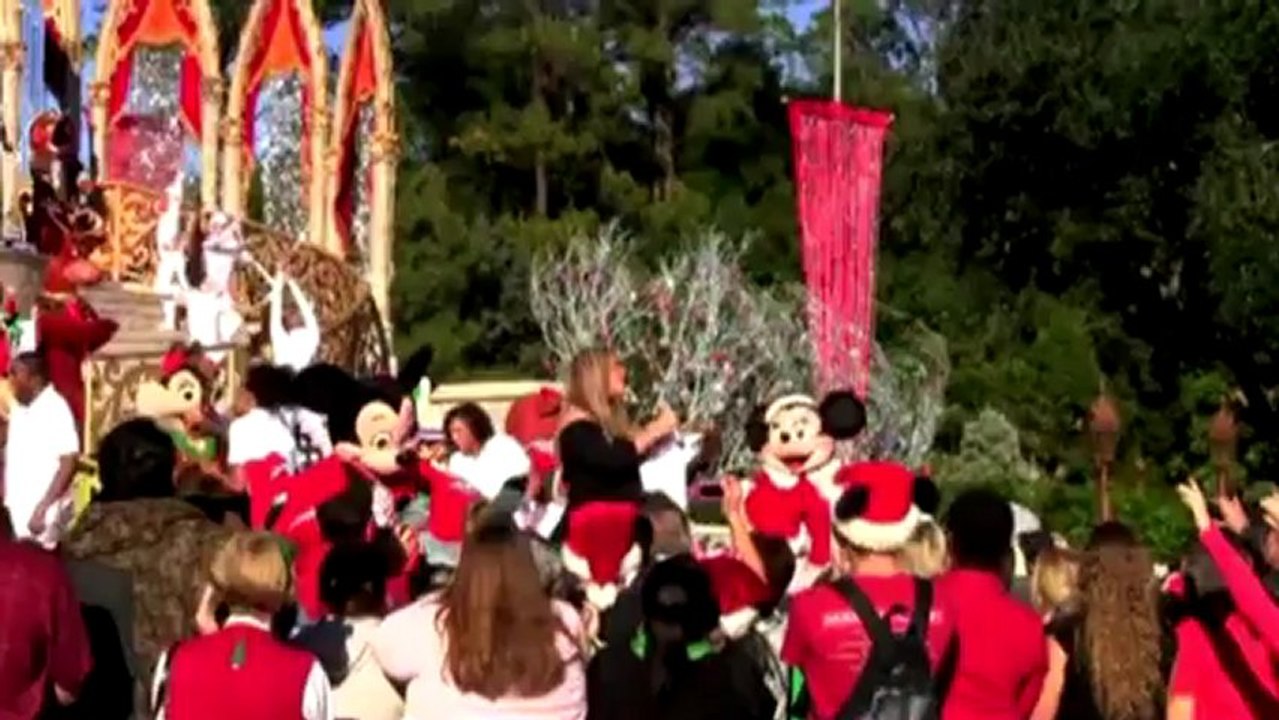 Mariah Carey Shows Off Her Red Hot Bikini Body in Australia