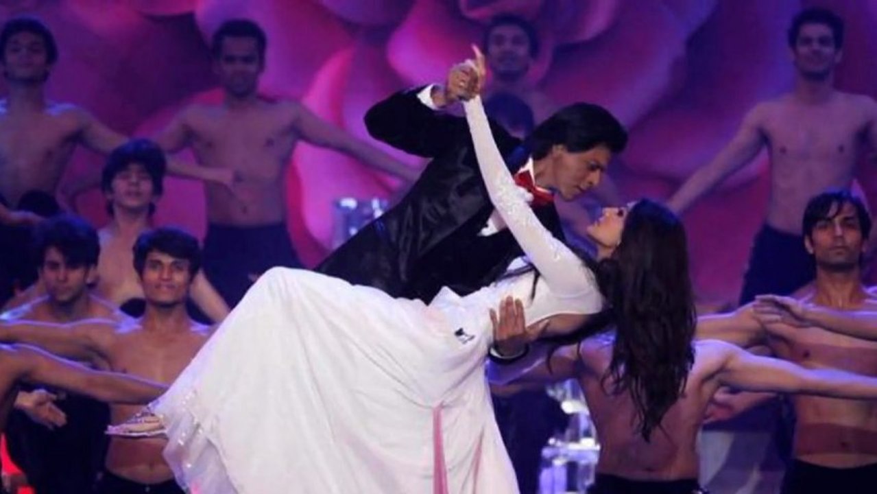 Shahrukh Khan, Katrina Kaif, Anushka Sharma Perform Together On Stage [HD]