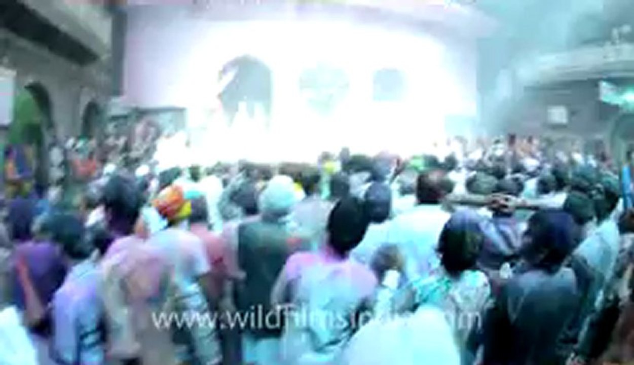 varanasi-vrindaban-11.flv
