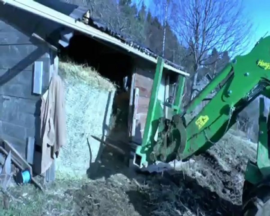 Livraison foin pour les ânes Icare et Gudule 2013