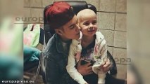 Bieber sorprende a una niña enferma de leucemia