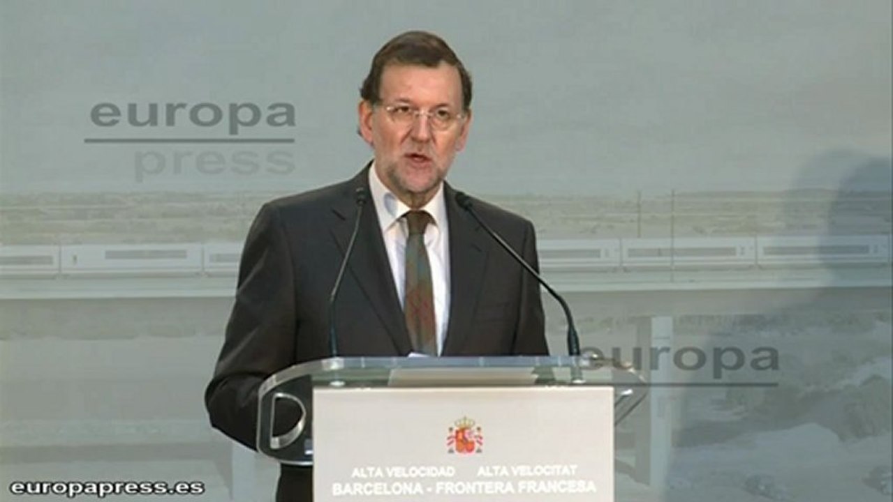 Rajoy cree que el AVE "unirá territorios"