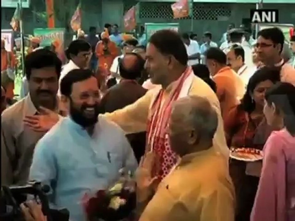 BJP tags UPA as a 'sinking ship'.mp4