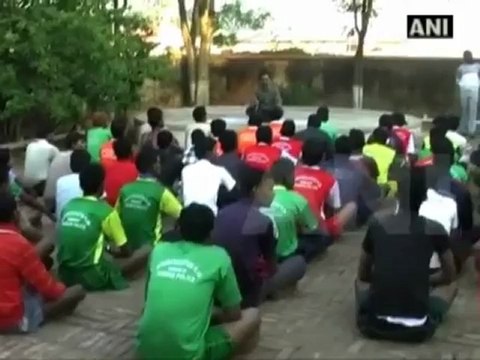 Bihar police removes Big B's posters used in anti Maoist campaign.mp4