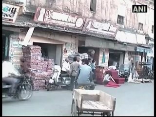 Cement slab making strengthens bonds of communal harmony.mp4