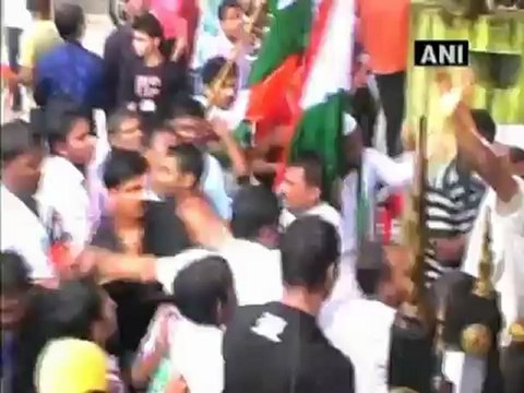 Facing protests, Subodh Kant Sahay denies calling Anna Hazare 'mad'.mp4