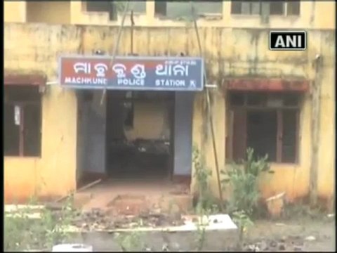 Maoists fear forces policemen to quit their jobs in Orissa (1).mp4