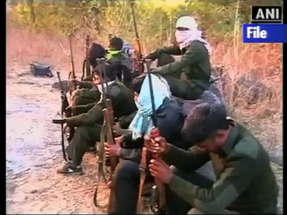 Maoists forgive police informers at a Kangaroo court.mp4