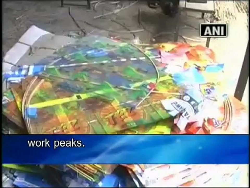 Hindus and Muslims together make kites.mp4