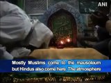 Hindus, Muslims pay obeisance at the Baba Hazrat Roshan Sayyed Sahab tomb.mp4