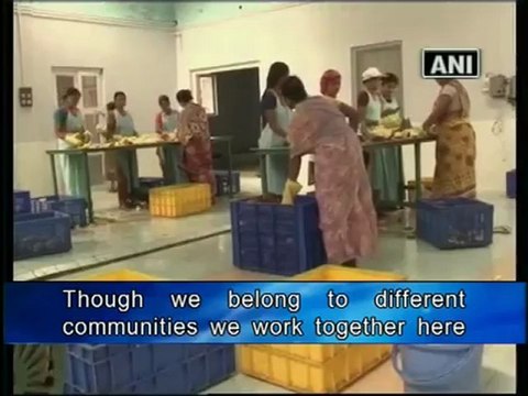Hindus, Muslims work in unison at fruit-processing factory.mp4