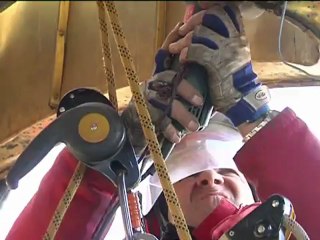 Berliner Dom Kreuzdemontage Michaelis Dachdeckerei und Klettertechnick GmbH