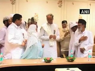 Madarsa Board Representatives Meet Gehlot.mp4