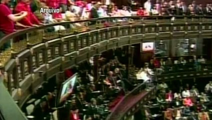 Oposição quer que justiça se pronuncie sobre posse de Chávez