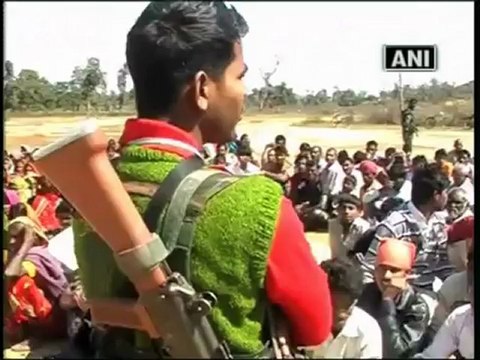 Maoists hold kangaroo court in J'khand.mp4
