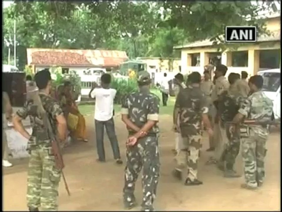 Maoists kill two villagers in Bihar.mp4