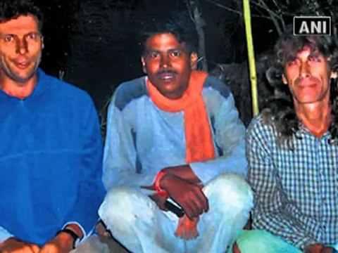 Maoists resenting police activities in their area- Mediator.mp4