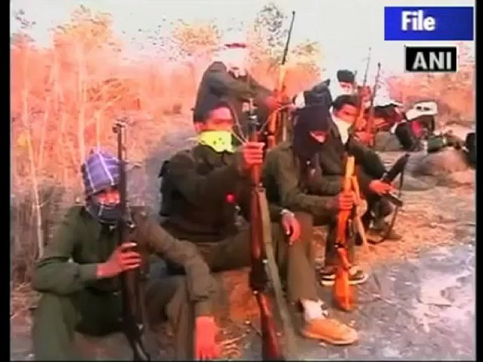 Maoists threaten locals in Midnapore.mp4