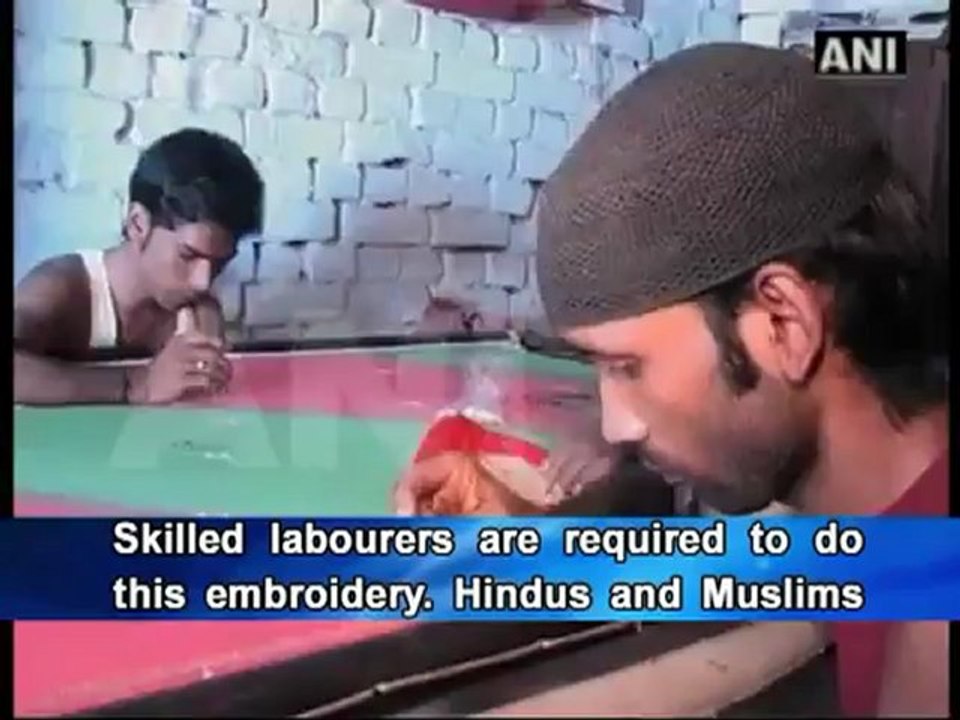 Zari embroiders weave fabric of communal harmony.mp4