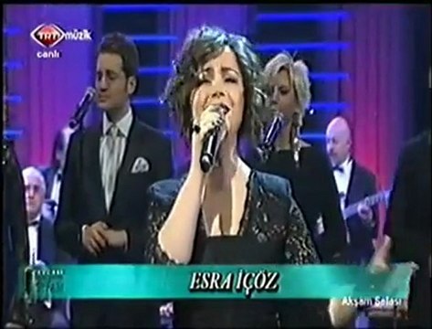 Esra İçöz ~ Fincanın Etrafı & Kalenin Burcumuyum