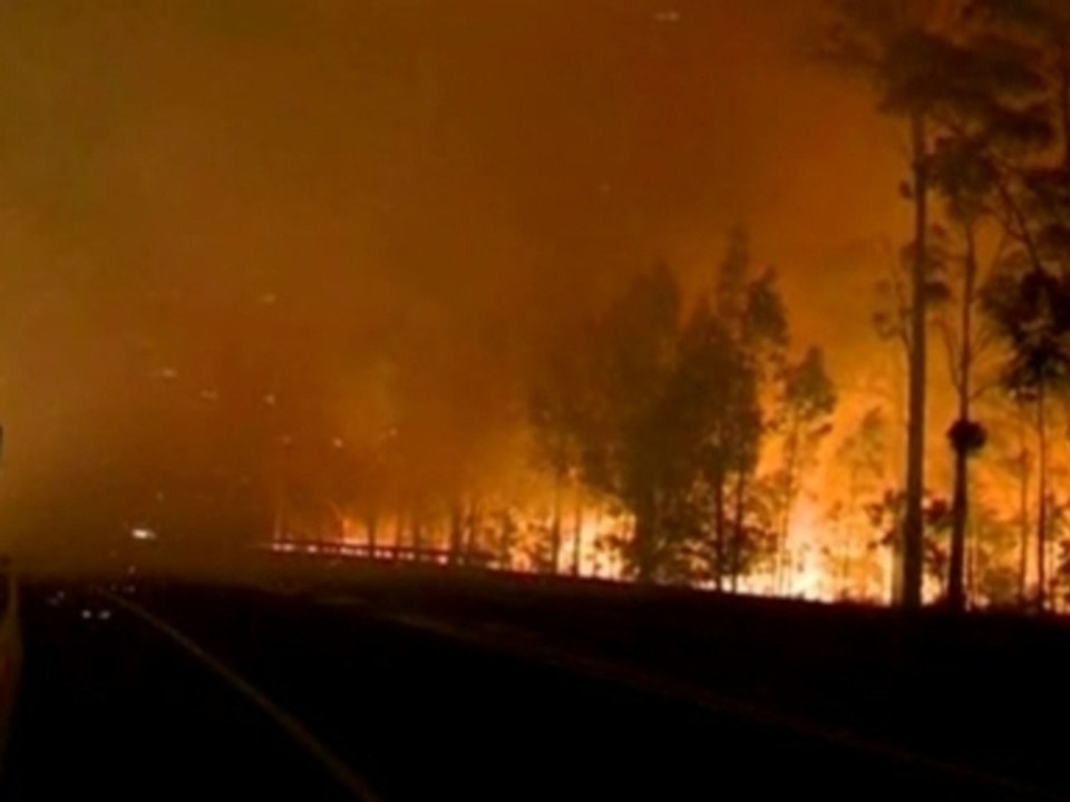 Wildfires rage across southeast Australia