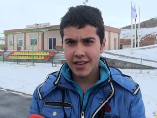 MODEL TUTKUSU KAR KIŞ DİNLEMİYOR