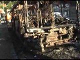 Napoli - Autobus della ANM distrutto da un incendio (07.01.13)