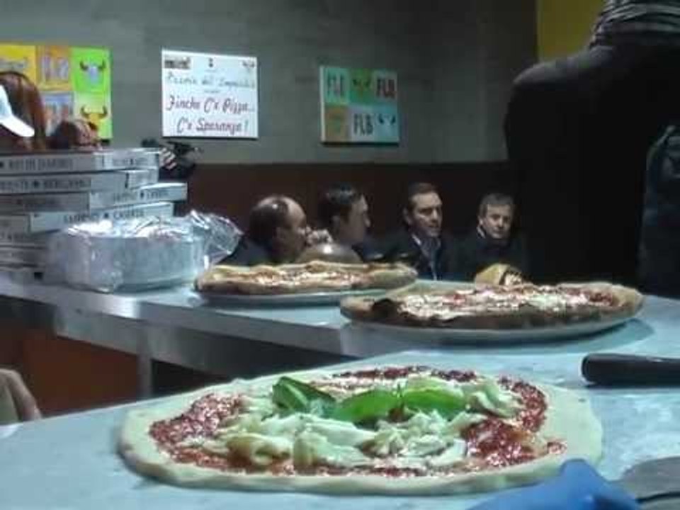 Napoli - Pizzeria dell'impossibile (08.01.13)