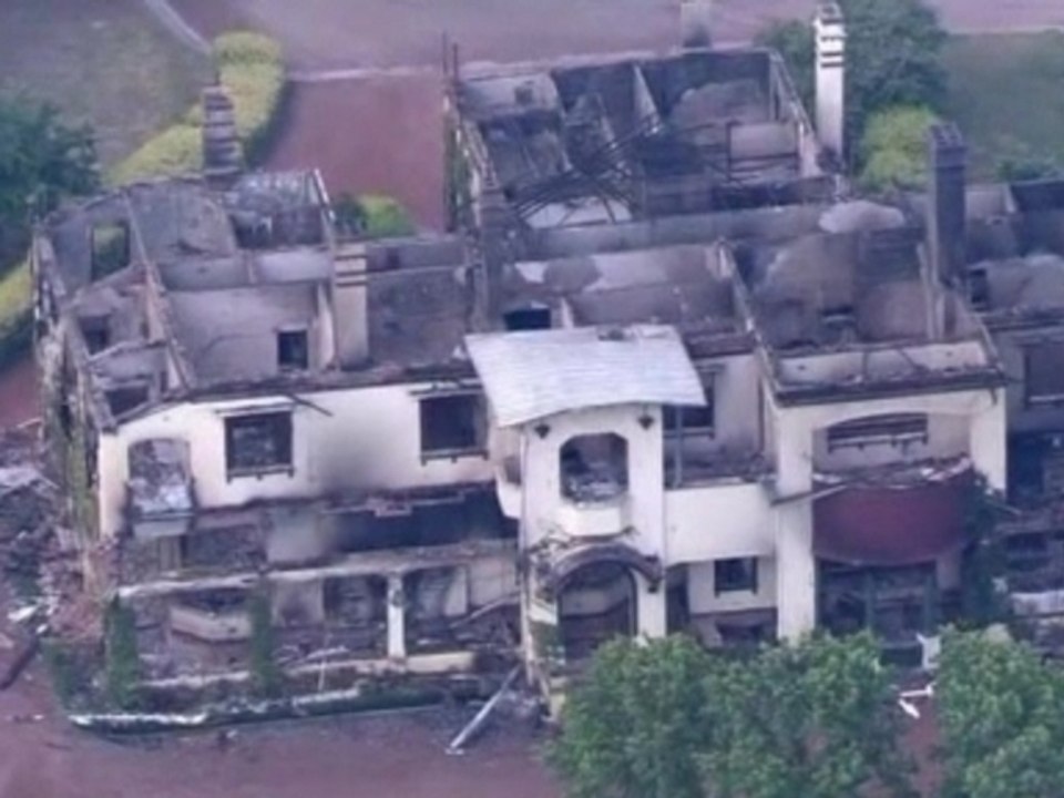 Wildfire leaves homes devastated