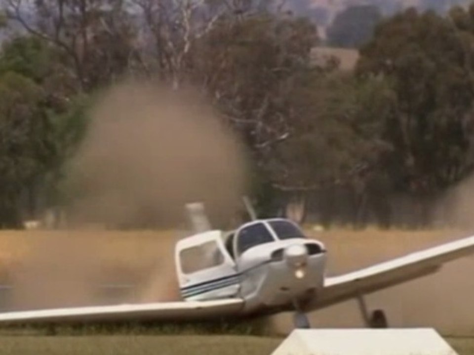 L'atterrissage périlleux d'un avion privé d'une roue