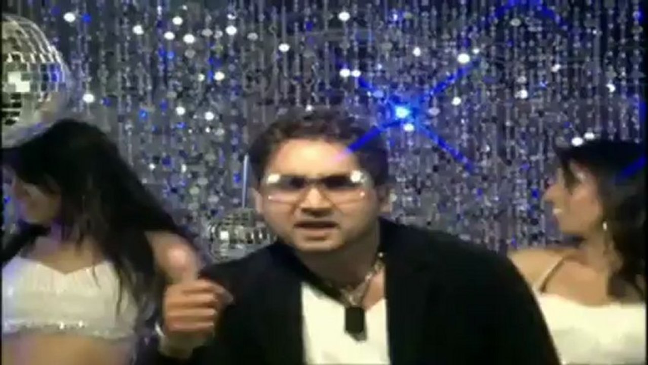 Ve Sohneya Sukhpal Aujla [ Official Video ] 2012 - Anand Music.mp4