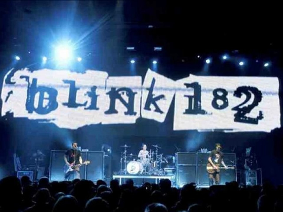 789glocke  Blink 182 in Berlin 2012 with Team Penis Travel Troup