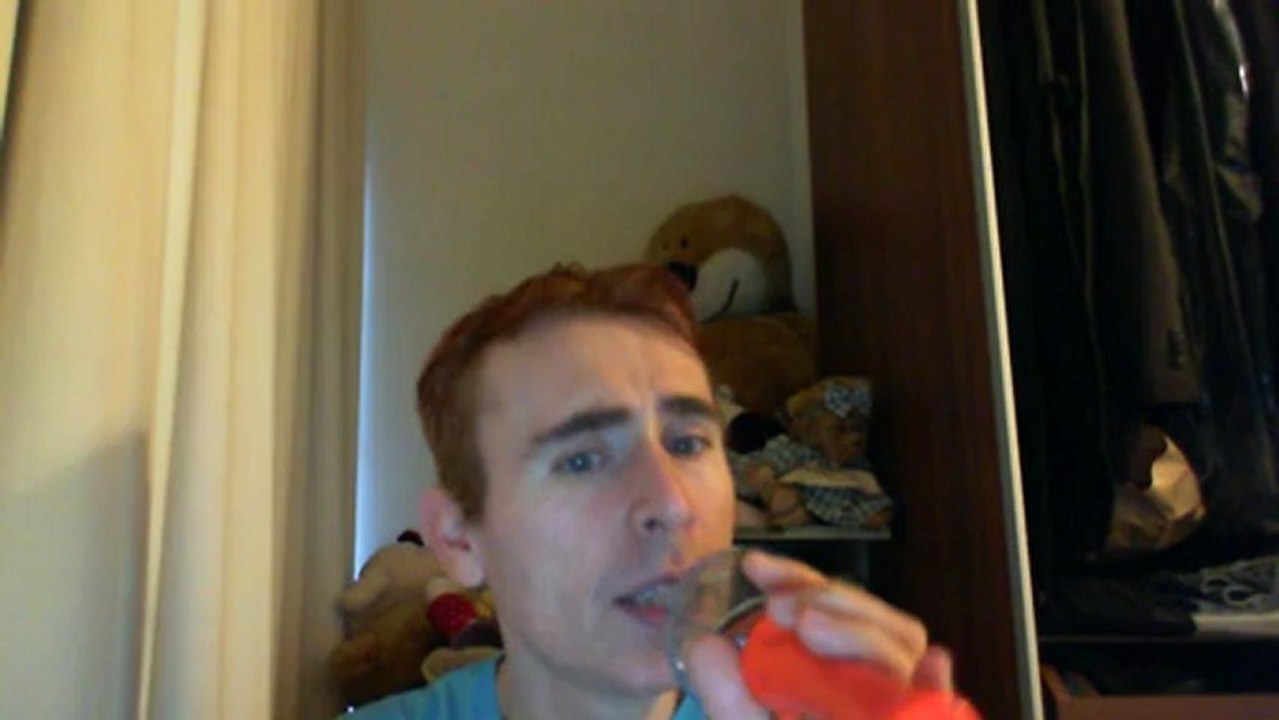 Wiwi égratigne "vite un verre" de Bernard Tapie