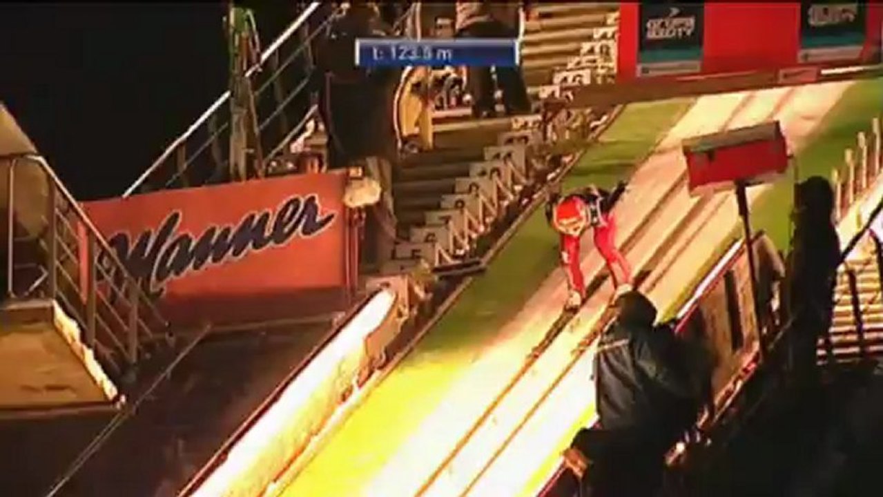 Bardal kickstarts title defence