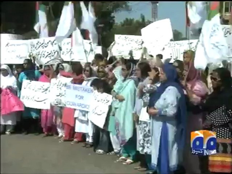 Geo Reports-MQM Stages Protest Against Extortion-16 Mar 2012.mp4