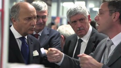 Visite de Laurent Fabuis sur le site de Morpho Safran à Osny (09/01/2013)