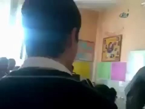 Uçan adam sabri öğrenciyken = Uçan Liseli - YouTube PeriKizi.Net