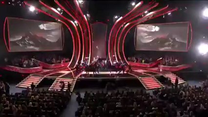 Alicia Keys - Girl on fire/New Day @ People's Choice Awards 2013