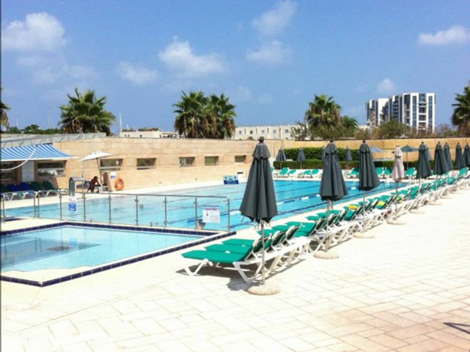 Israel herzliya short term rental apartments