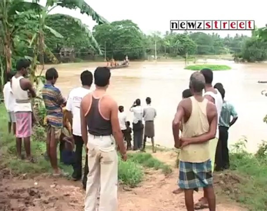 16 killed in Orissa flood.mp4