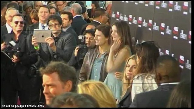 Katie Holmes radiante para 'Bobbi Brown'