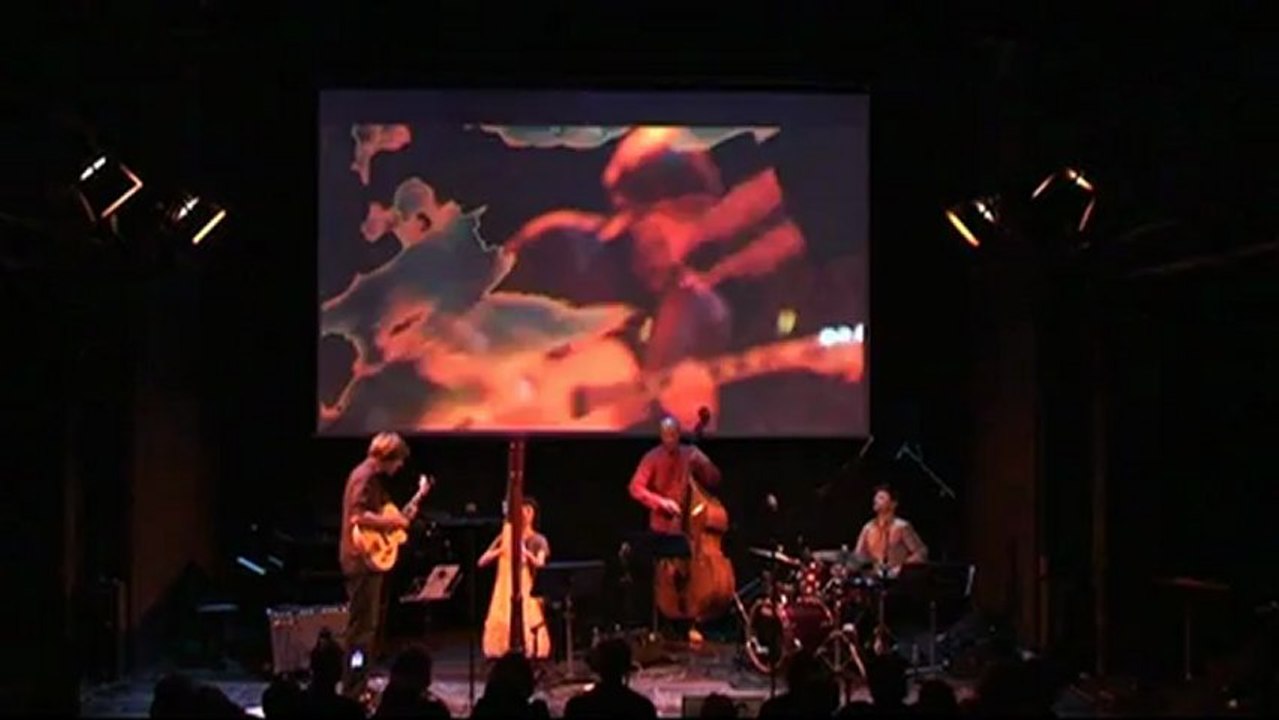 Vjing sur le concert de Cosmic Groove Orchestra (extrait) - Jazzfest Munich 2010